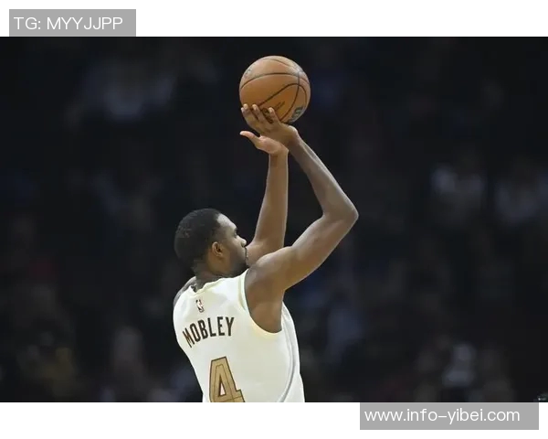 小莫布里表现平平16投仅中6得14分8板5助3断1帽正负值13