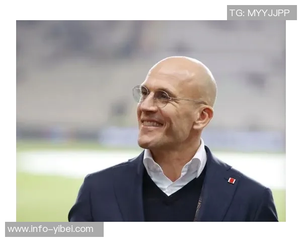 阿贾克斯总监支持海廷加称执教初期成绩并非唯一标准