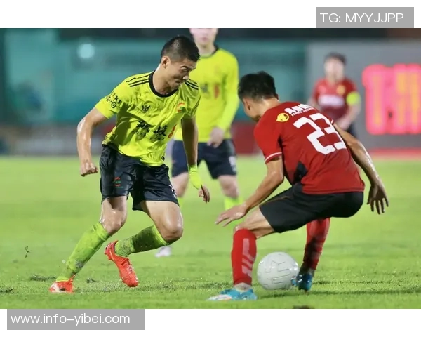 因暴雨导致球场积水严重欧协联一场比赛被迫中断引发关注